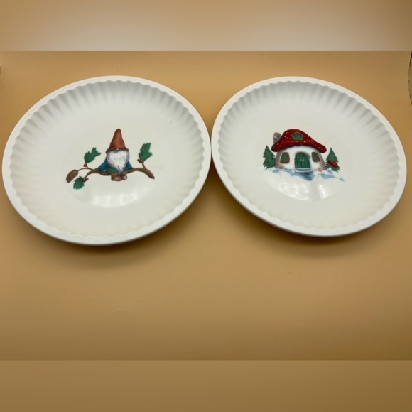 Eco-friendly Gnome and Mushroom Home 2-piece Appetizer Plates, New - Picture 1 of 7
